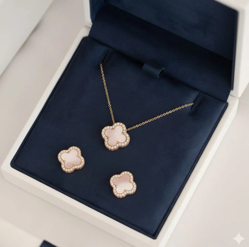 LORA CLOVER OHRSTECKER & KETTEN SET