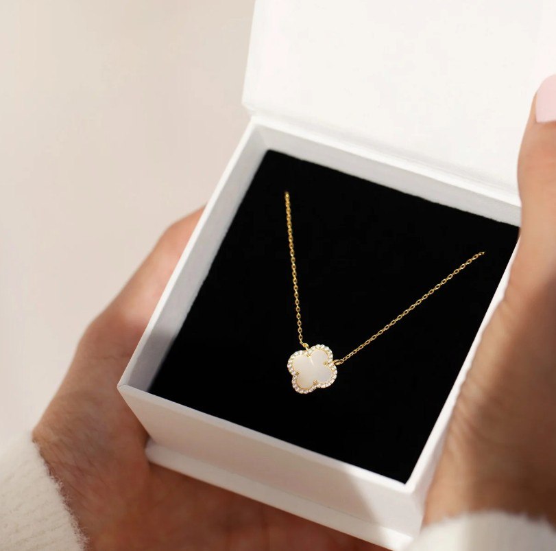 LORA CLOVER KETTEN SCHMUCK