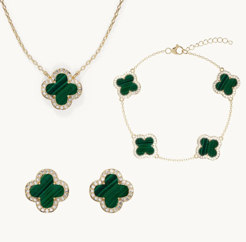 LORA CLOVER COMPLETELY SET
