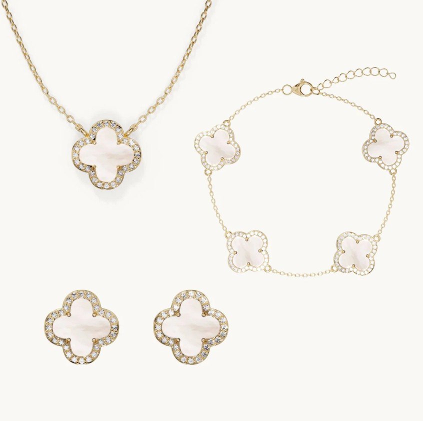 LORA CLOVER COMPLETELY SET